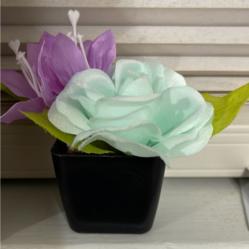 Flower pot